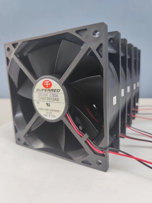 سر و صدای فن خنک کننده سرور PBT ترموپلاستیک UL 94V-O 39-60DB